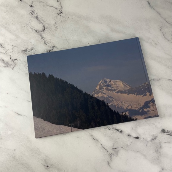 CHANEL Fall-Winter 2021/22 Ready to Wear Collection Magazine/Book - Picture 3 of 3